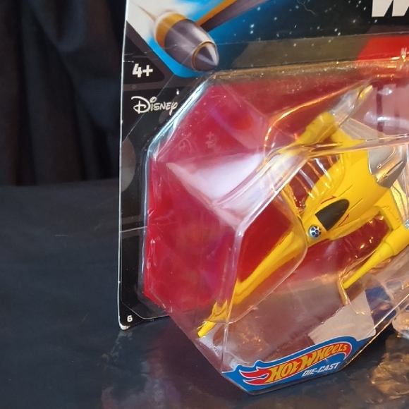 Hot Wheels 2014 Star Wars Naboo N-1 Starfighter Brand New Die-Cast - Picture 3 of 5